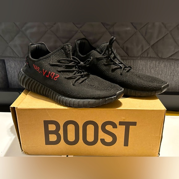 yeezy gym shoes